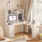 Bureau d'angle en L blanc avec prises, tiroirs et étagère, 1 personne