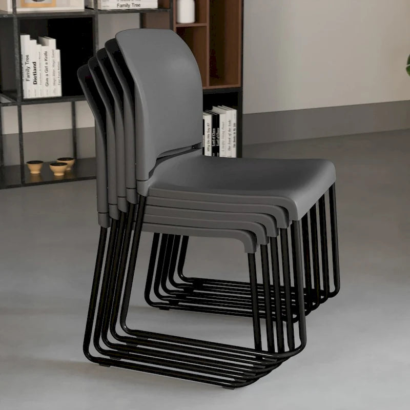 Chaise empilable en plastique multicolore à piètement luge, une place